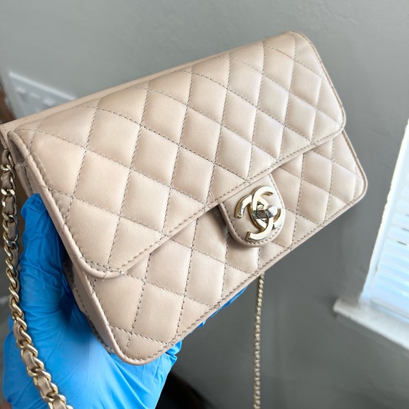 Chanel CC Flap Crossbody Bag - Picture 2 of 11